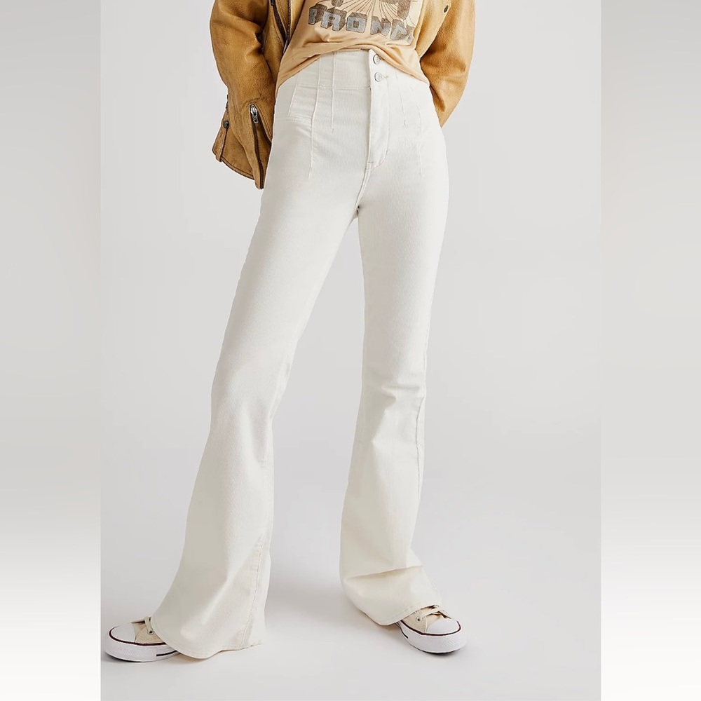COPY - NWT - We The Free Jayde Flare Jeans - White - Size 33